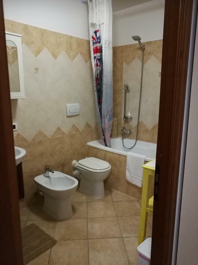 Отель Camera Privata Помеция Экстерьер фото