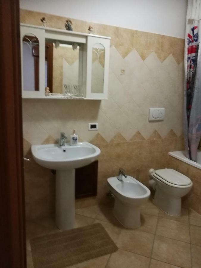 Отель Camera Privata Помеция Экстерьер фото
